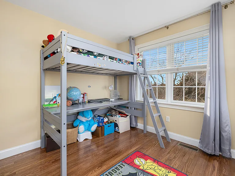 57 Foster St — Photo 11