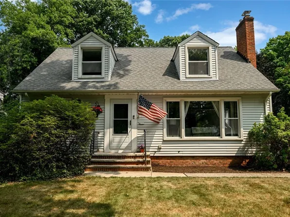 5295 Case Ave, Lyndhurst, OH 44124