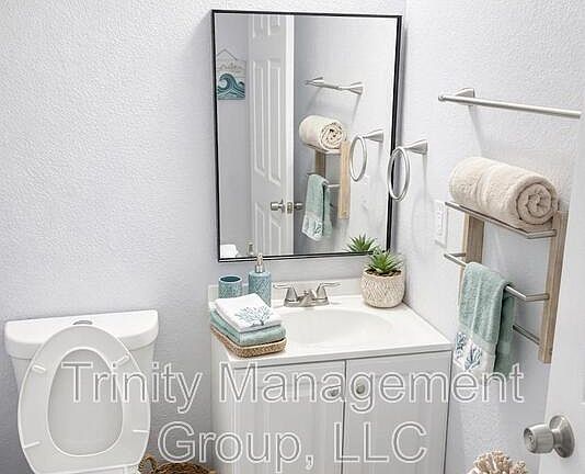 3rd image of 1509 Winding Way E Room 4
