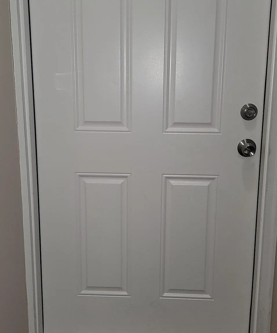 4 bed, $2,050 — Photo 2