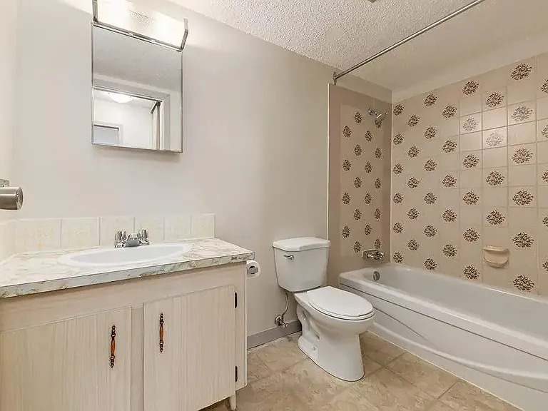 46 Carswell Rd SE — Photo 8