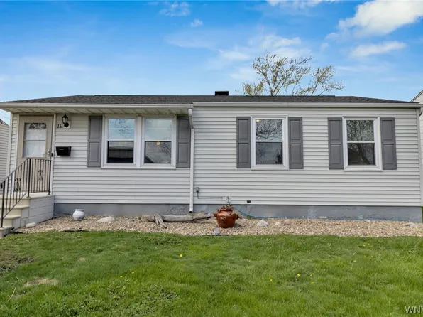 16 E Rouen Dr, Buffalo, NY 14227