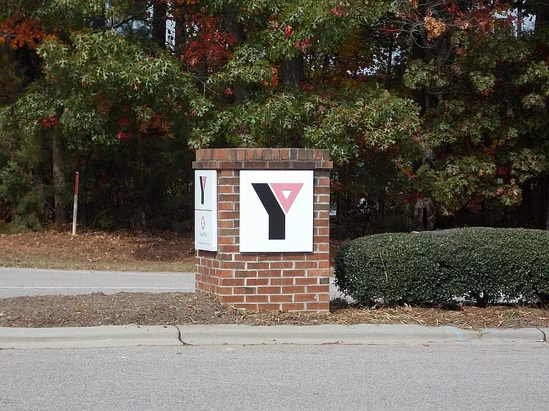 3 min walk to nearby YMCA indoor/outdoor facility