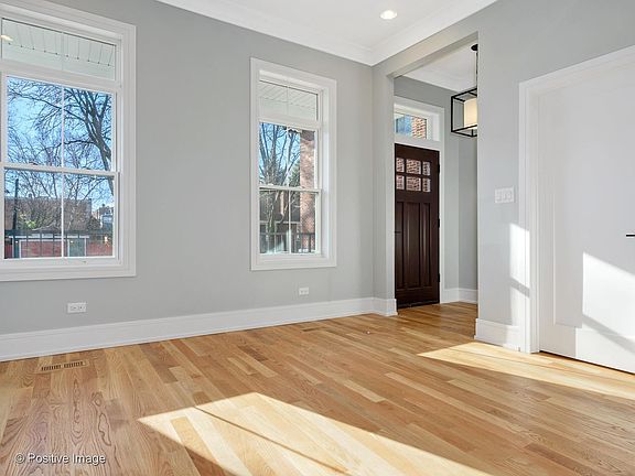 2nd image of 4024 W Belle Plaine Ave
