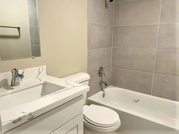 5240 20th Ave NE #2 — Photo 11