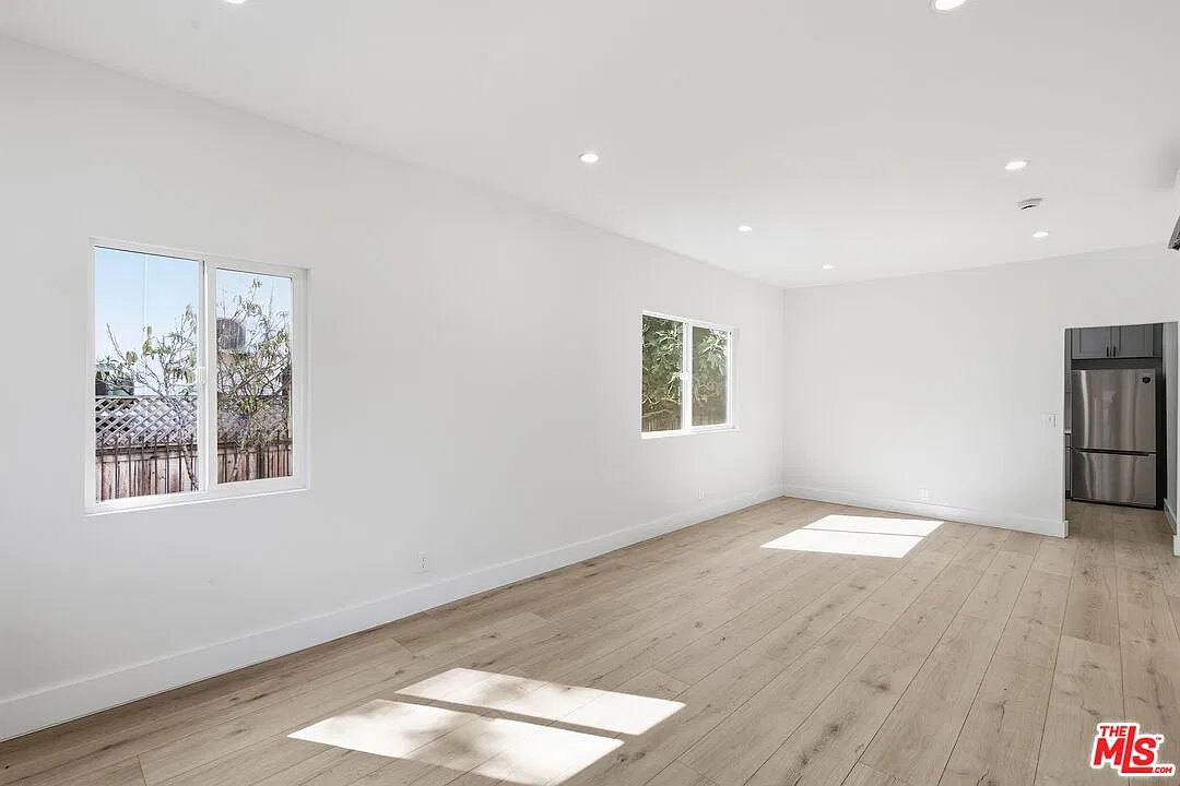2 bed, 1.0 bath, 950 sqft, $2,995 — Photo 4