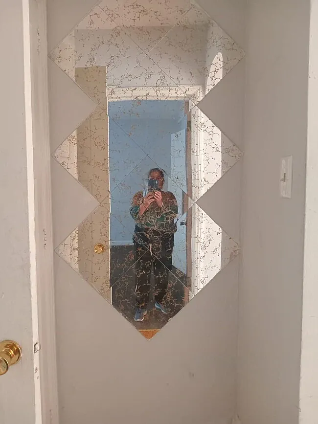 1 bed, 1700 sqft, $1,000 — Photo 3
