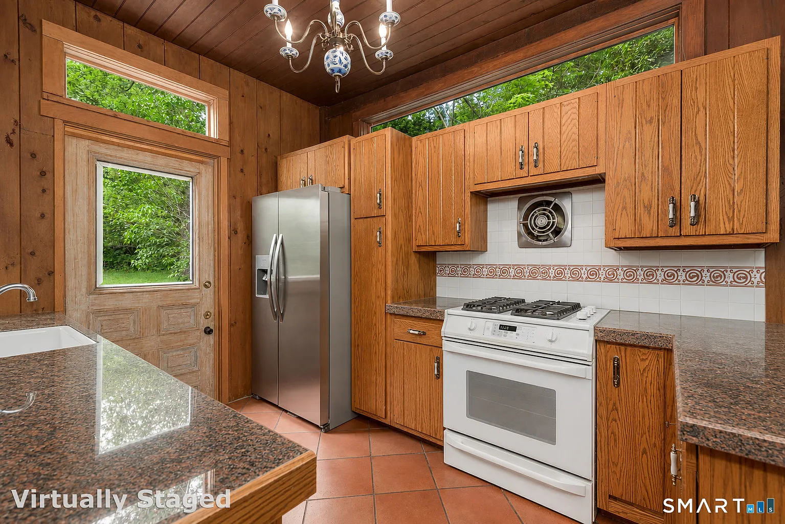 3 bed, 2.0 bath, 2176 sqft, $3,900 — Photo 3