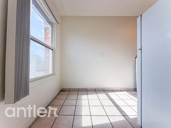 4th image of 718 S Carondelet St #W503