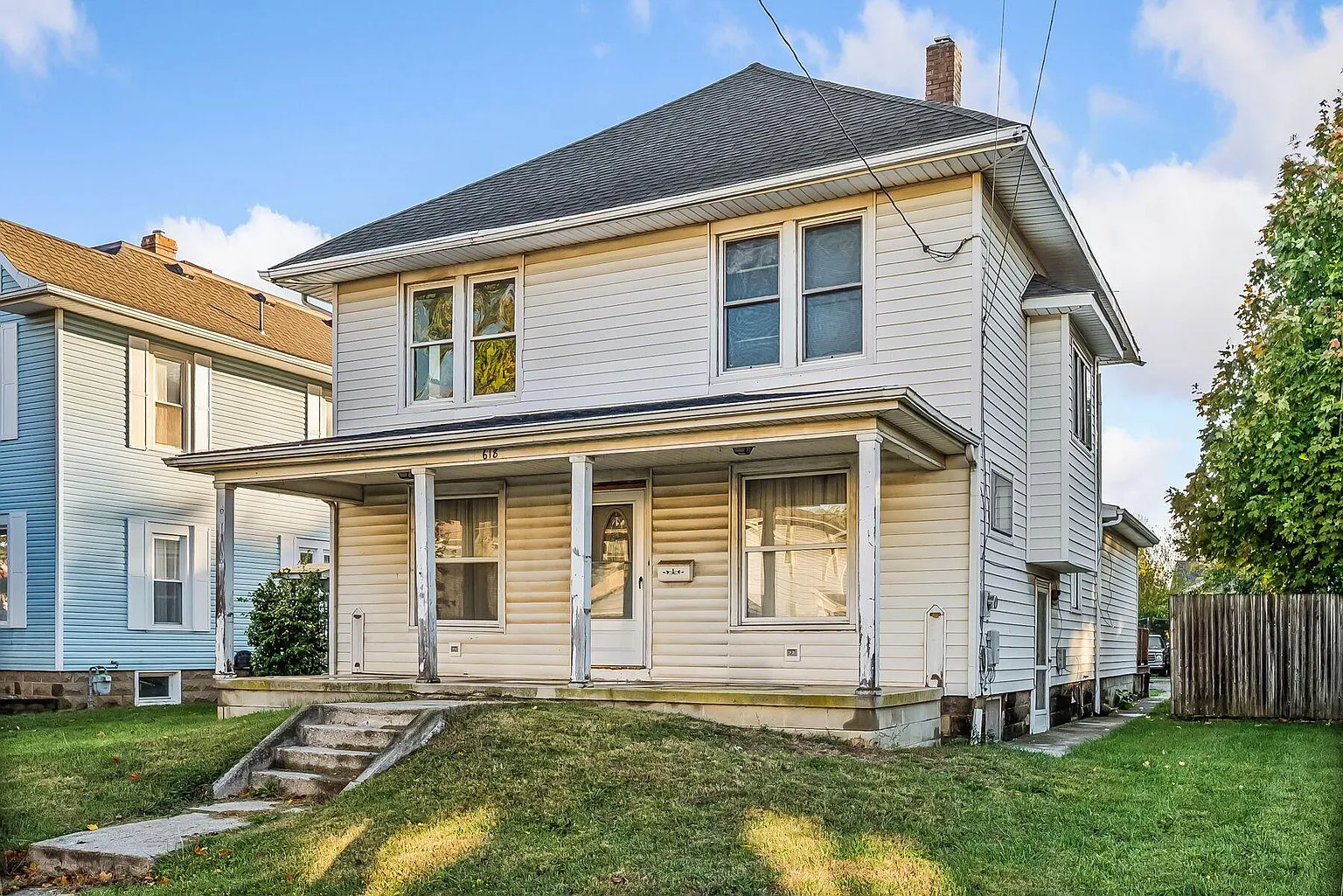 618 Windsor St photo 1