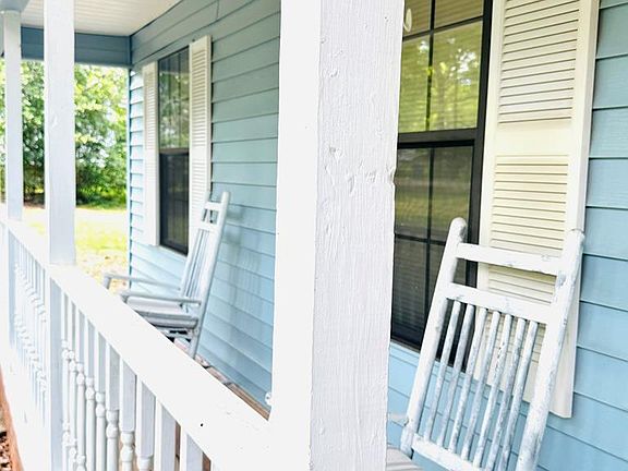 4th image of 97 Hollyhock Rd