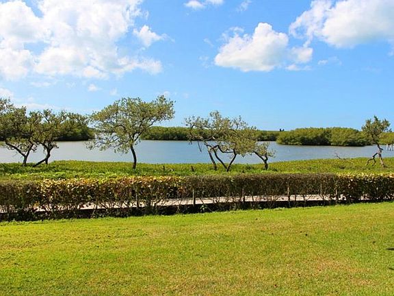 3rd image of 1518 Pelican Point Dr APT Ba158