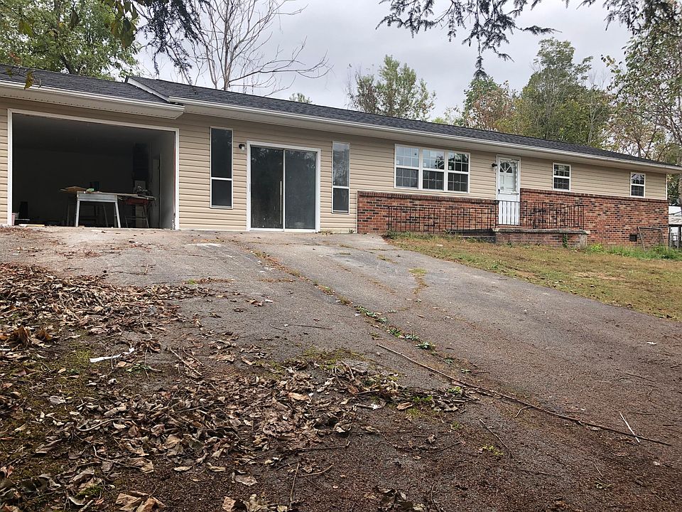 1st image of 104 Walnut St