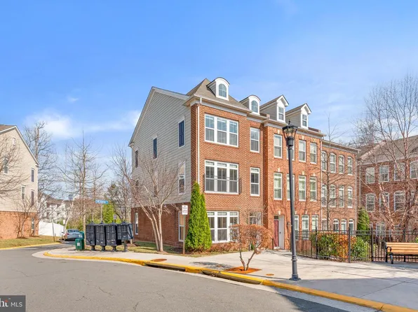 9640 Pullman Pl, Fairfax, VA 22031