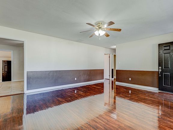 3rd image of 1632 Booth Ave