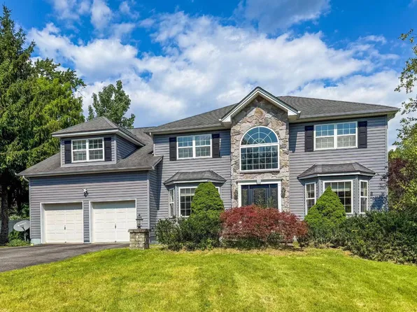 1010 Pine View, New Windsor, NY 12553
