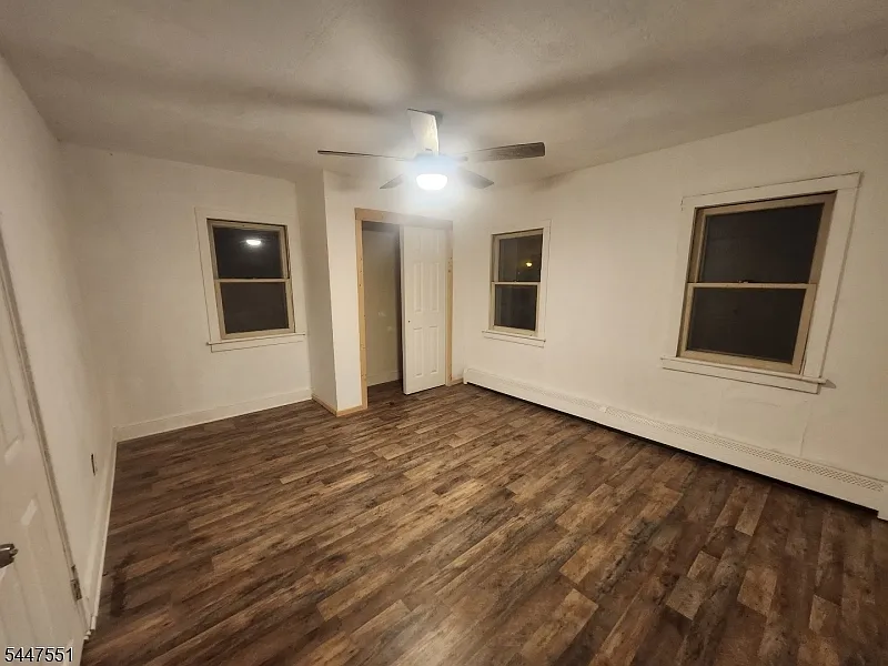 3 bed, 1.0 bath, $1,900 — Photo 4