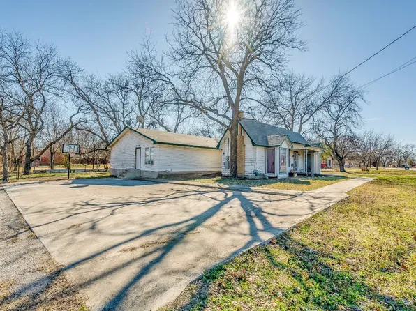 1001 S Texas St, De Leon, TX 76444