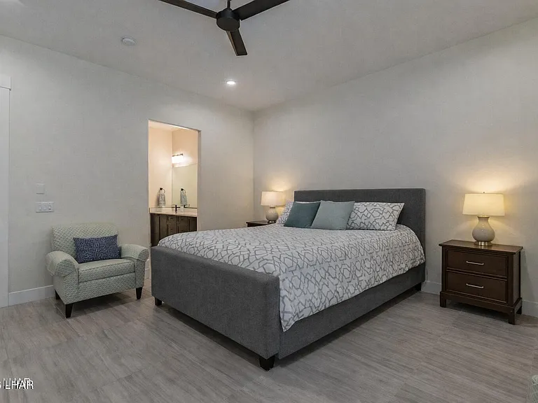 1631 E Laurel Dr — Photo 12
