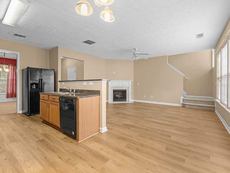 6225 Shenfield Ln — Photo 5