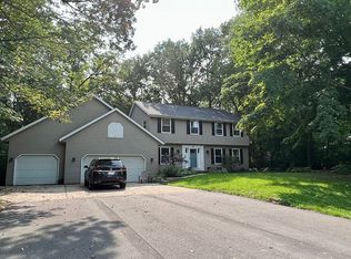 1781 Maidstone Cir, Green Bay, WI 54313