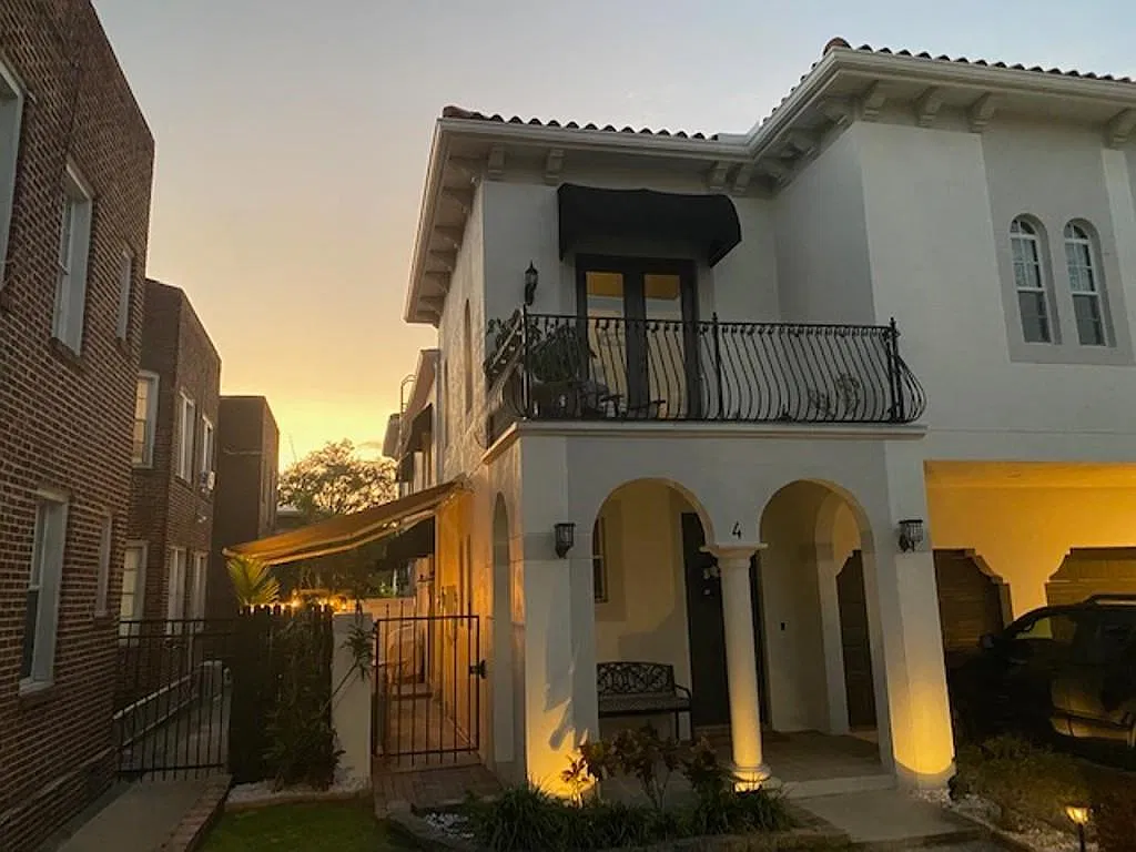 2 bed, 2.5 bath, 1832 sqft, $4,600 — Photo 3