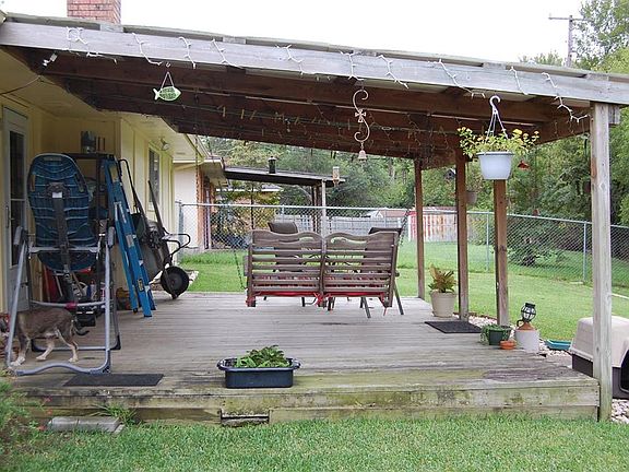 5th image of 1202 Phillips Dr
