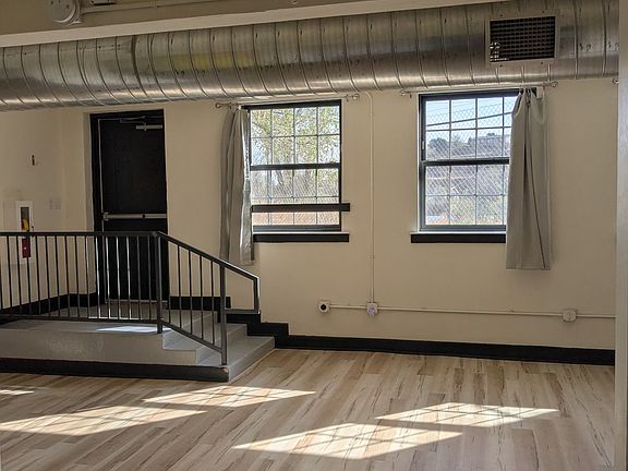 3rd image of 210 East St #106