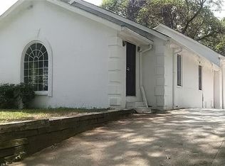 2332 Saint James Dr NW, Atlanta, GA 30318