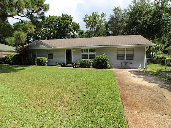 2nd image of 311 Oakland Cir