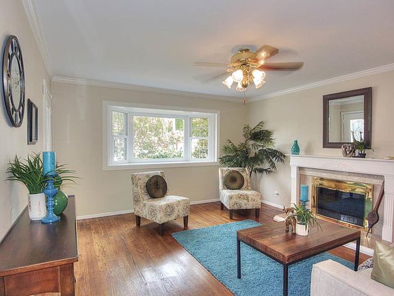 4th image of 1134 Park Grove Dr
