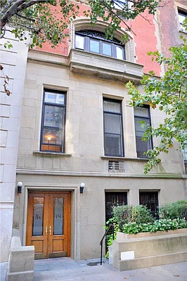 Rented by David Francis New York LLC | media 38