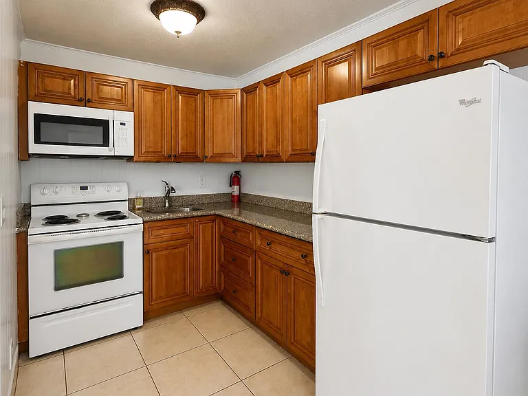 121 Cleveland St #3 — Photo 6