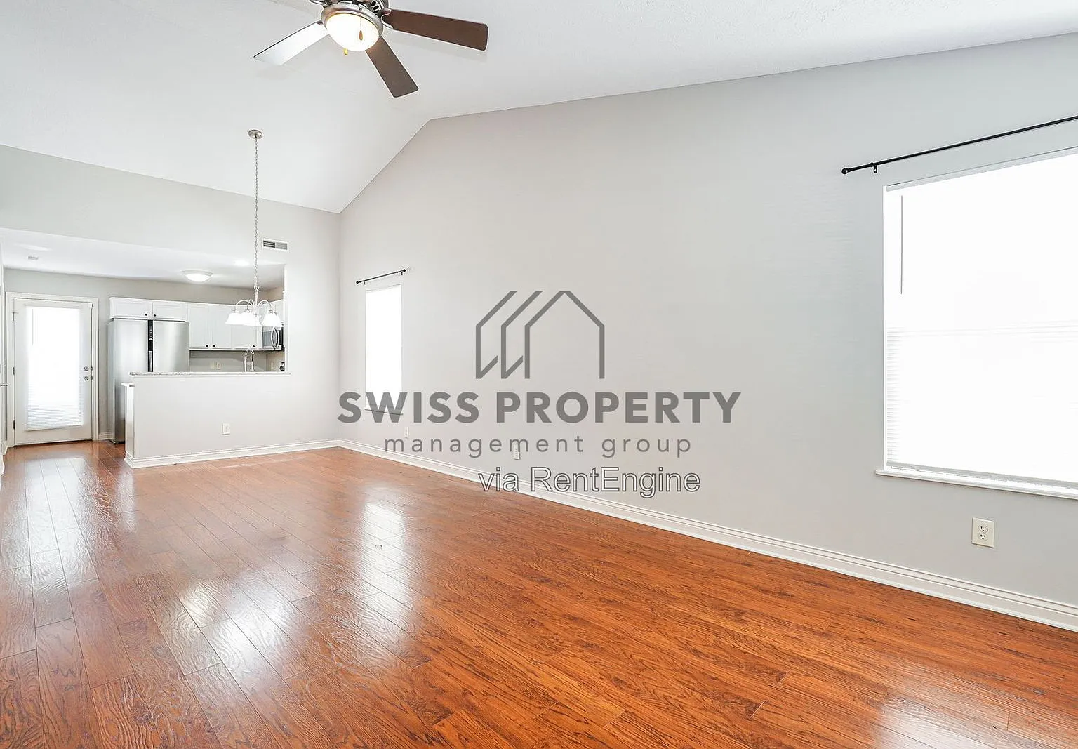 3 bed, 2.0 bath, 1194 sqft, $2,495 — Photo 2
