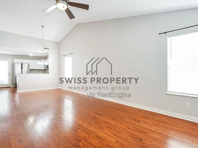 7199 Normanton Dr — Photo 2