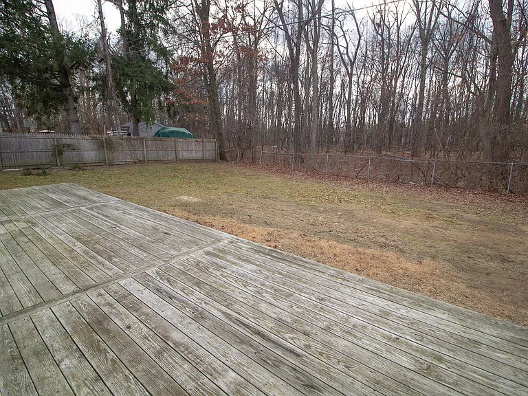 27 Hanifin Ave — Photo 2