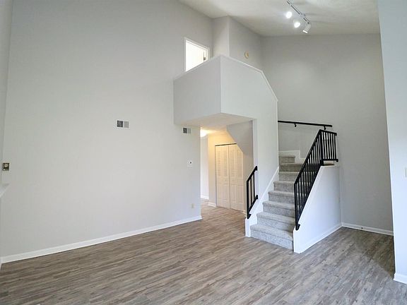 5th image of 500 Laketower Dr Unit 10