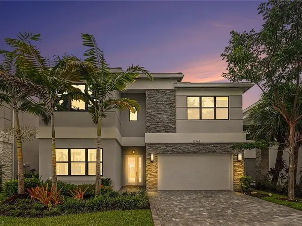 12762 Woodbury Dr, Estero, FL 33928