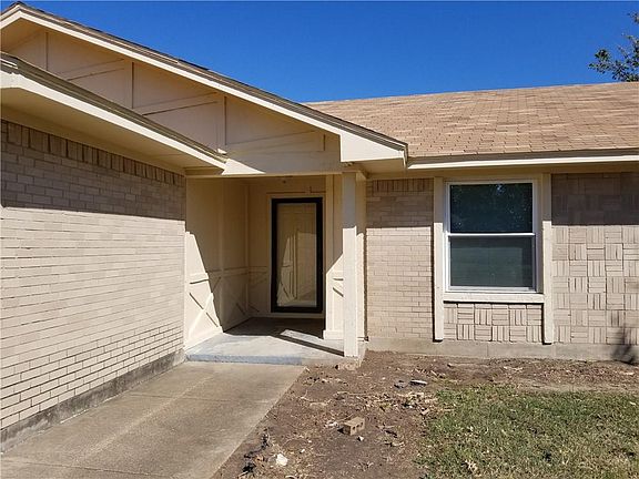 3rd image of 3712 Memphis Ln