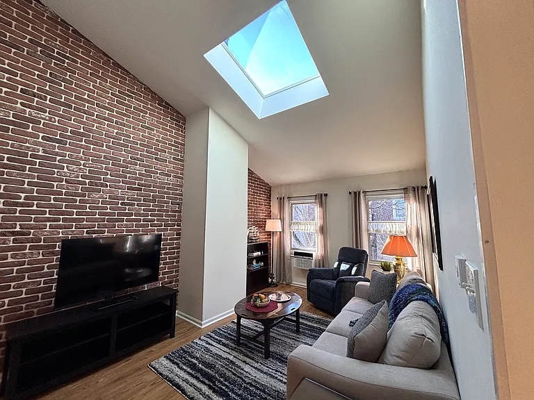 836 S Howard St #B — Photo 10