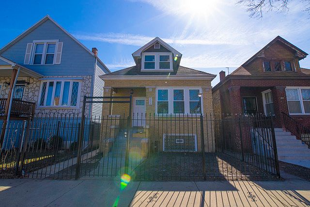 1st image of 5009 W Wabansia Ave