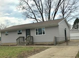 2105 Stonehenge Rd, Springfield, IL 62702