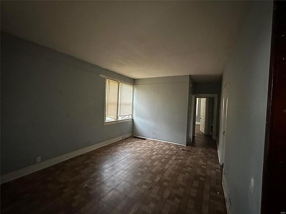 2nd image of 6018 Emma Ave
