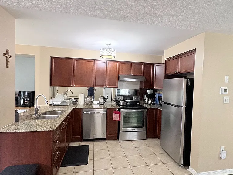 26 Atlantis Dr — Photo 6