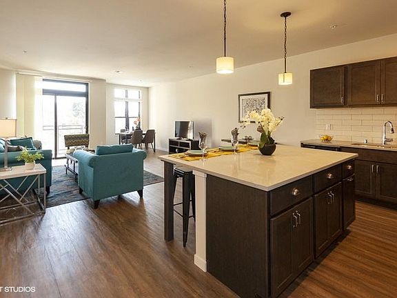 5th image of 1501 Underwood Ave APT 204
