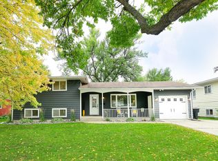 915 25th Ave S, Grand Forks, ND 58201