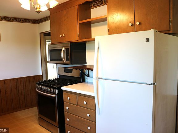 3rd image of 4301 2nd St NE