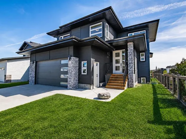 33 W Thatcher Ave, Red Deer, AB T4P 0Y5