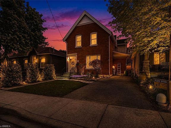4th image of 27 Ada Ave