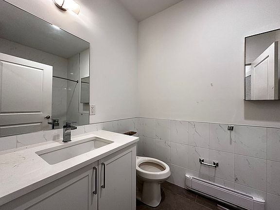 5th image of 428 Bergen Ave #42E